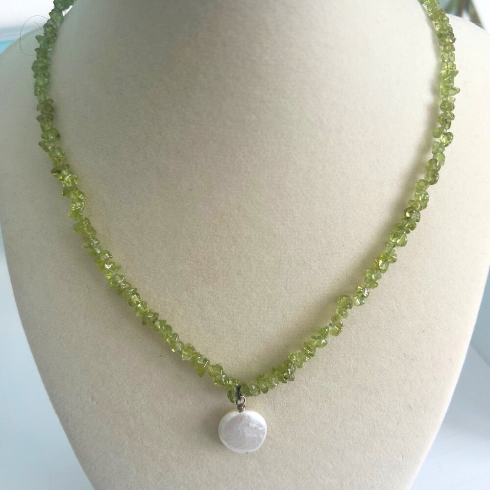 Handmade beautiful peridot nugget necklace with dainty coin pearl